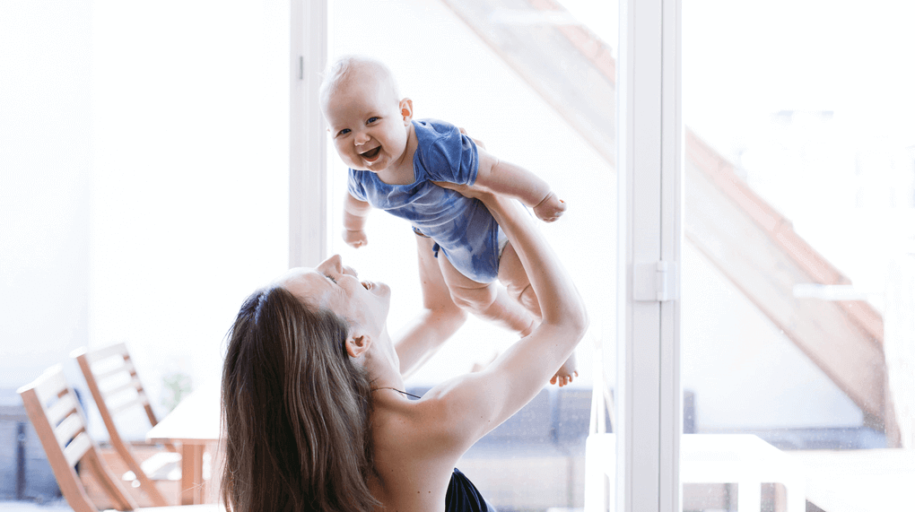 Babys lieben es, getragen zu werden!