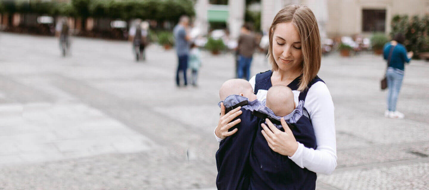 THE FIRST BABYCARRIER FORTWINS